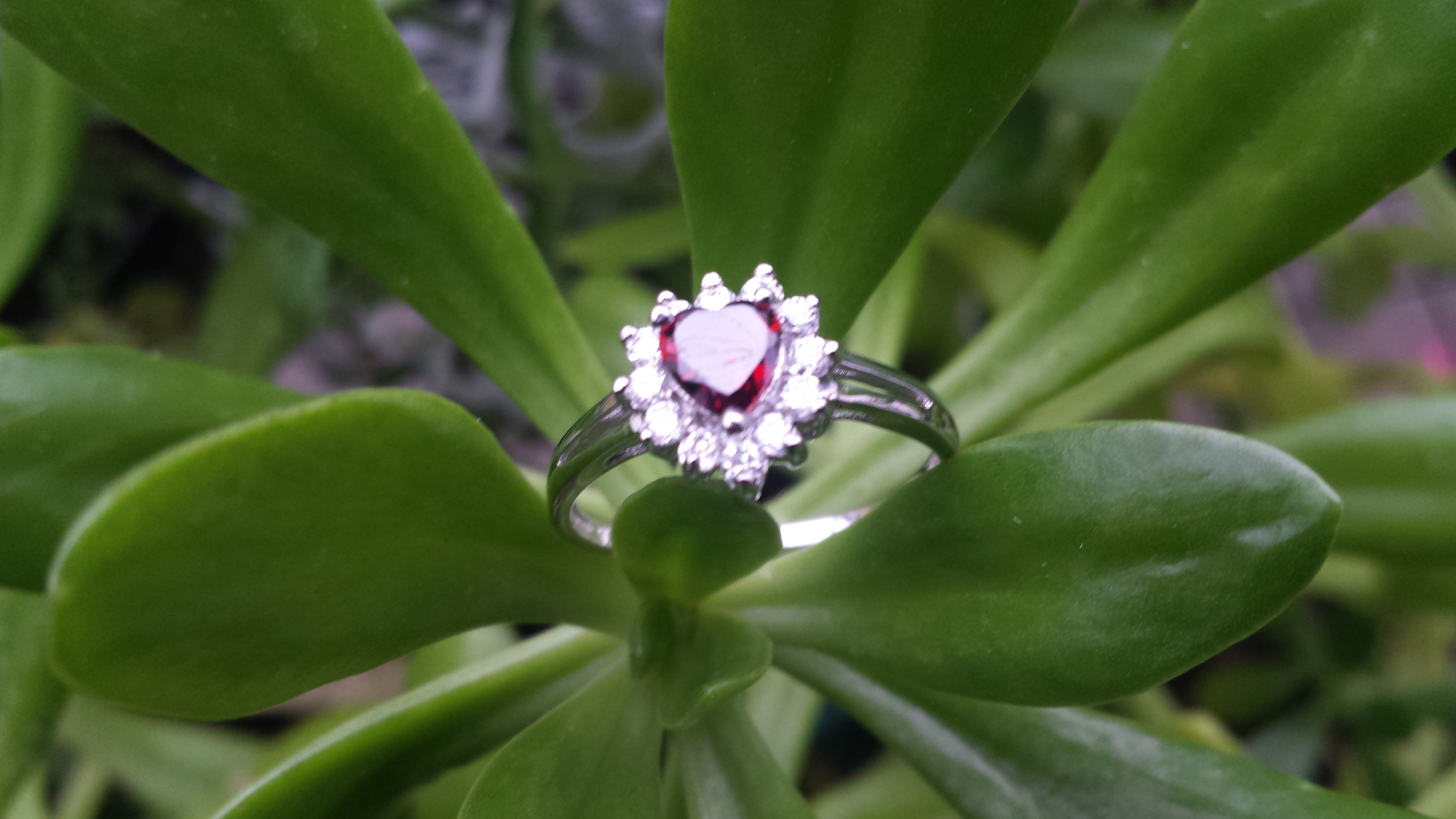 925 STERLING  SILVER RED  CUBIC ZIRCONIA HEART RING